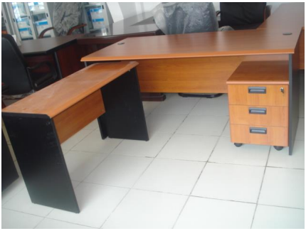 Bureau 180*80cù avec retour 100cm en bois et métal – Mobilia Office